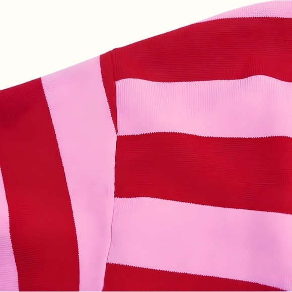 HP🔥Striped Visions: Petite Splendor of Diane Von Furstenberg's V-Neck‎ Pullover - Picture 7 of 7